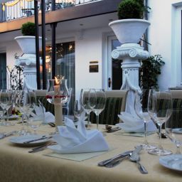 Terrasse Schlösschen zur Weinsteige zu Wörtz Fotos