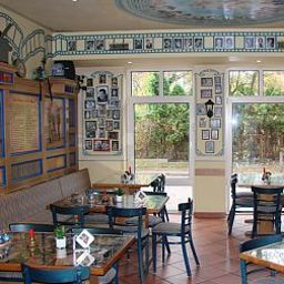 Breakfast room within restaurant Filmhotel Lili Marleen Fotos