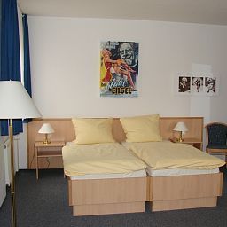 Zimmer Filmhotel Lili Marleen Fotos
