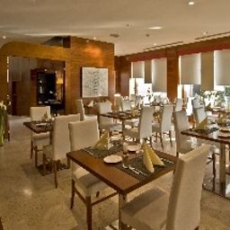 Sala de desayuno en el restaurante Eurostars Toscana Fotos