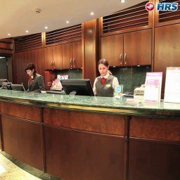 Ресепшен Ramada Plaza City Centre Hotel & Suites Fotos