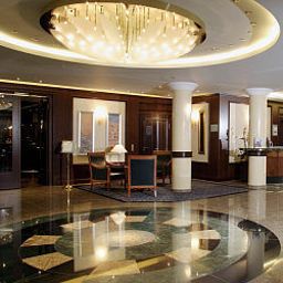 Холл Ramada Plaza City Centre Hotel & Suites Fotos