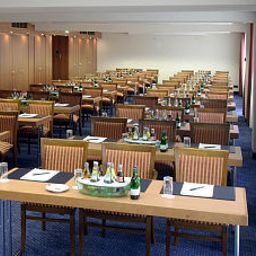 Конференц-зал Ramada Plaza City Centre Hotel & Suites Fotos