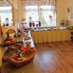 Buffet Wincent Fotos