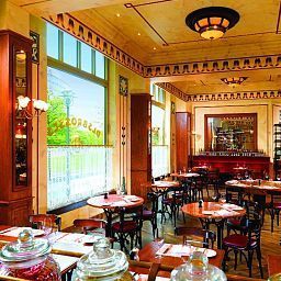 Breakfast room within restaurant Ritz-Carlton Berlin Fotos