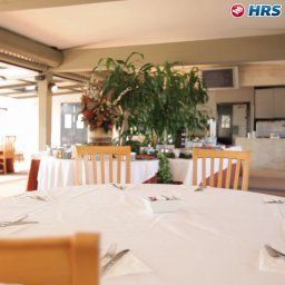 Sala śniadaniowa w restauracji Petra Fotos