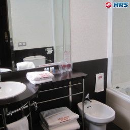 Bathroom Petit Palace Las Torres Fotos