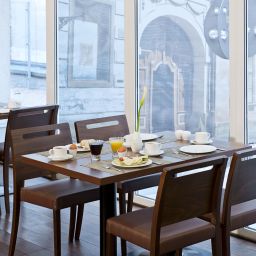 Salle du petit-déjeuner NH Budapest Fotos
