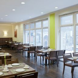 Salle du petit-déjeuner NH Budapest Fotos