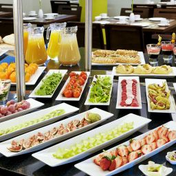 Buffet NH Budapest Fotos