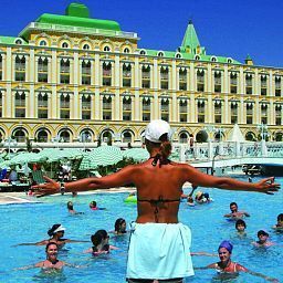 Pool WOW Kremlin Palace Fotos