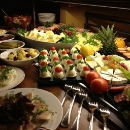 Buffet Aparthotel Münzgasse Aparthotels an der Frauenkirche Fotos