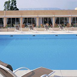 Piscina Best Western Aix Sainte Victoire Fotos