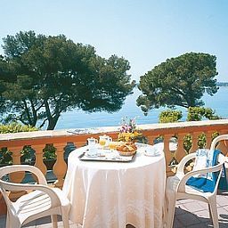 Terrasse Le Provencal Logis Fotos