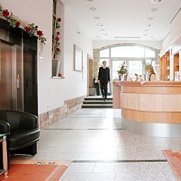 Hall Am Kaisersaal Fotos