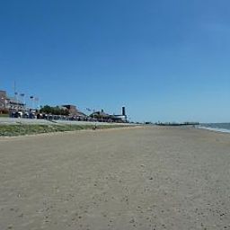 Außenansicht Strandhotels Seestern & Delphin Fotos
