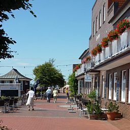 Außenansicht Strandhotels Seestern & Delphin Fotos