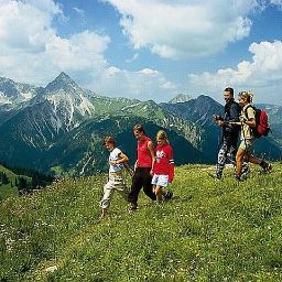 Вид Goldenes Kreuz Fotos