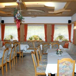 Sala de desayuno en el restaurante Stolz Fotos