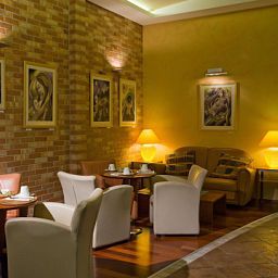 Breakfast room within restaurant Mamaison Residence Izabella Fotos