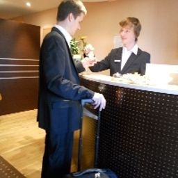 Reception Zwergschlösschen Nichtraucherhotel Fotos
