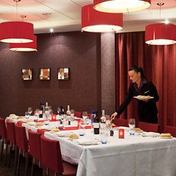 Salle du petit-déjeuner située dans le restaurant Novotel Leeds Centre Fotos