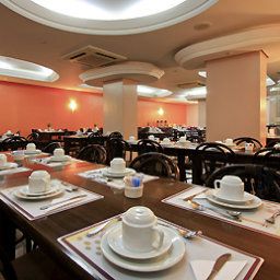 Salle du petit-déjeuner située dans le restaurant Mercure Porto Alegre Beverly Hills Hotel Fotos