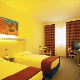 Camera Holiday Inn Express PARMA Fotos