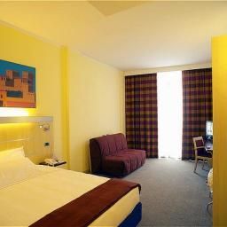 Camera Holiday Inn Express PARMA Fotos