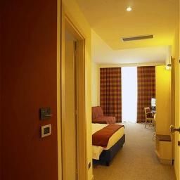 Camera Holiday Inn Express PARMA Fotos