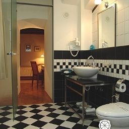 Bathroom The Golden Wheel Fotos