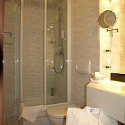 Cuarto de baño Villa Waldperlach Garni Fotos