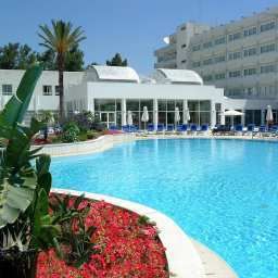 Piscina Hilton Park Nicosia Fotos