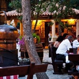 Außenansicht Jakov *Preis inkl. Halbpension* Fotos