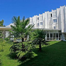 Außenansicht Jakov *Preis inkl. Halbpension* Fotos