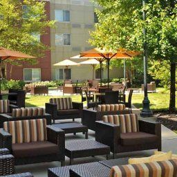  Courtyard Edison Woodbridge Fotos