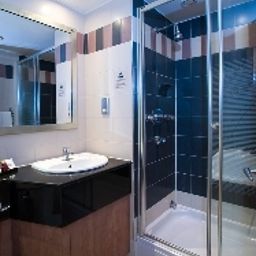Bathroom Ramada Hatfield Fotos