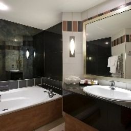 Bathroom Ramada Hatfield Fotos