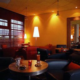 Salle du petit-déjeuner située dans le restaurant Suite Novotel CDG Paris Nord 2 Fotos