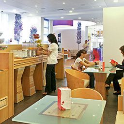 Sala colazione nel ristorante ibis Evora Fotos