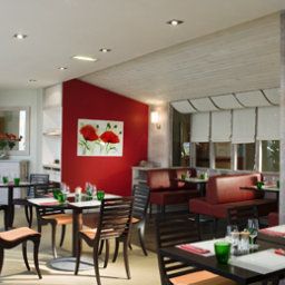 Salle du petit-déjeuner située dans le restaurant Mercure Le Coudray Montceaux Parc du Coudray Fotos