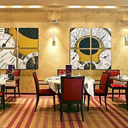 Salle du petit-déjeuner située dans le restaurant Mercure Besancon Parc Micaud Fotos