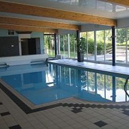 Basen BEST WESTERN Castel de Pont-a-Lesse Fotos