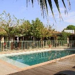 Pool Best Western Uzes Pont du Gard Fotos