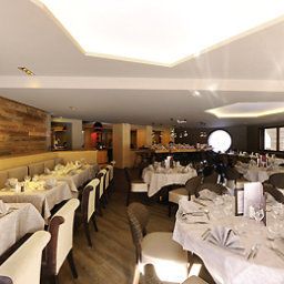 Breakfast room within restaurant Mercure Chamonix Centre Fotos