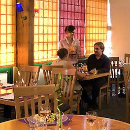 Salle du petit-déjeuner située dans le restaurant Novotel Perpignan Fotos