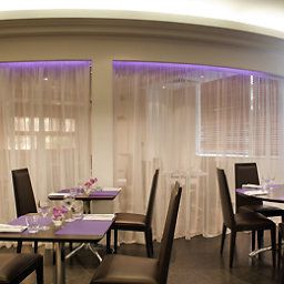 Salle du petit-déjeuner située dans le restaurant Novotel Paris 17 Porte d'Asnières Fotos