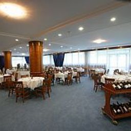 Salle du petit-déjeuner située dans le restaurant Novi Sad Fotos