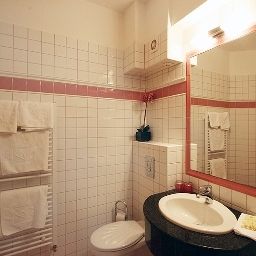 Badezimmer Hotel Írottkő Fotos