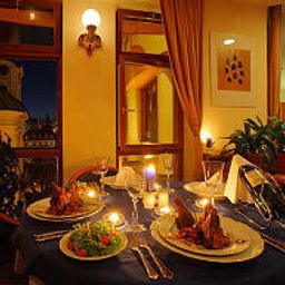 Frühstücksraum im Restaurant Ambiente Fotos